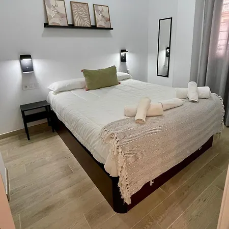 Apartment Mellis - Maria Zambrano Train Station & Bus